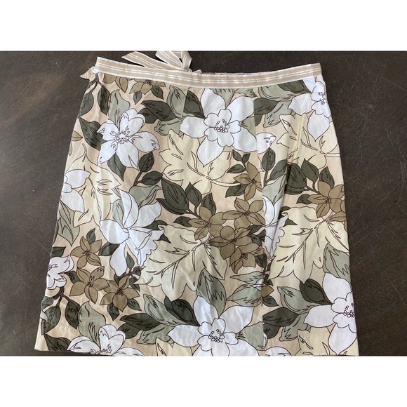 Women's Faux Wrap Skirt Tan Khaki Floral Print Women's Size Medium - Picture 11 of 13